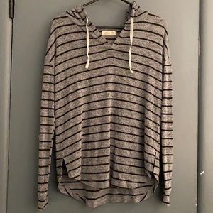 Hollister stretchy hooded pullover